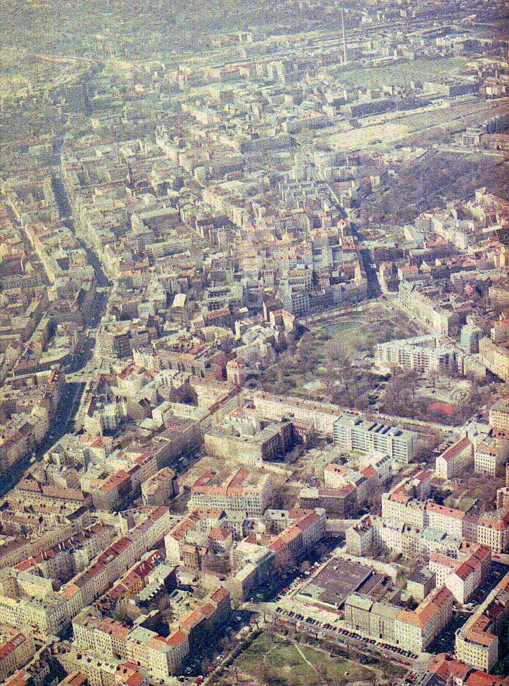 Aerial image Berlin - Prenzlauer - Berg - Wohngebiete an der Lottumstraße in Berlin - Prenzlauer - Berg.