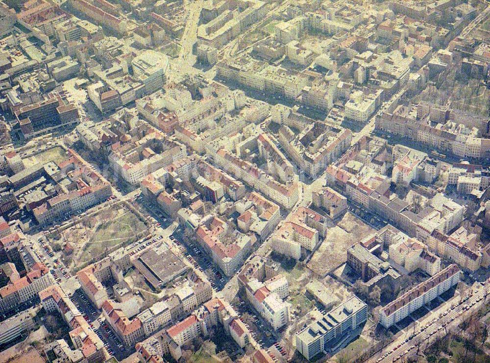 Berlin - Prenzlauer - Berg from above - Wohngebiete an der Lottumstraße in Berlin - Prenzlauer - Berg.