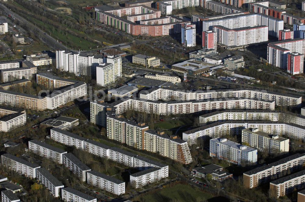 Aerial image Berlin - Blick auf die Wohngebiete an der Ludwigsluster Strasse, Teterower Ring, Bolzenburger Strasse, Bansiner Strasse am U-Bahnhof Kaulsdorf-Nord in Berlin-Hellersdorf