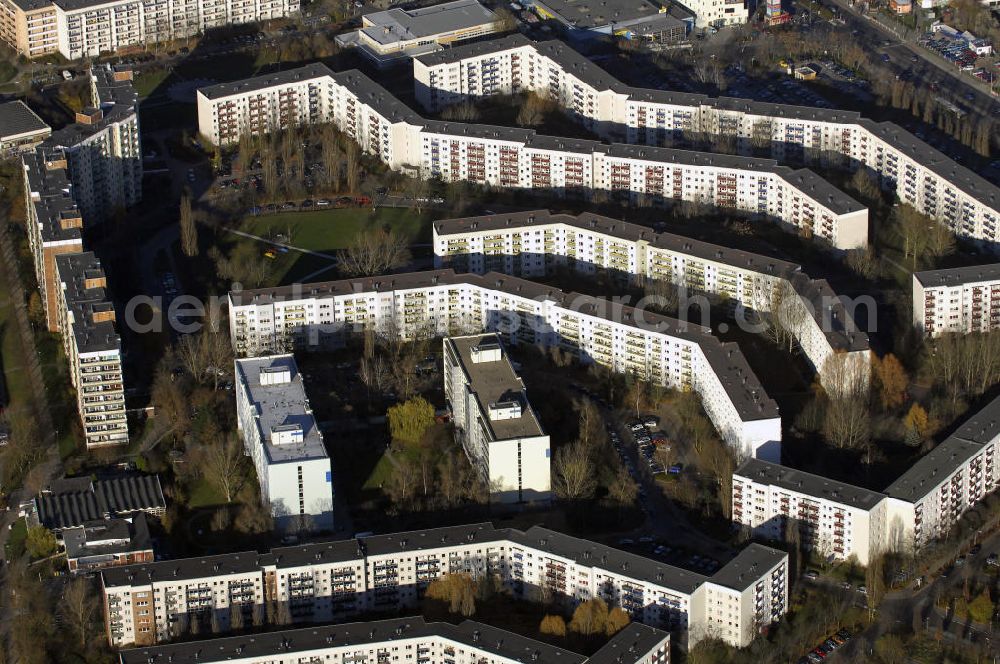 Aerial photograph Berlin - Blick auf die Wohngebiete an der Ludwigsluster Strasse, Teterower Ring, Bolzenburger Strasse, Bansiner Strasse am U-Bahnhof Kaulsdorf-Nord in Berlin-Hellersdorf