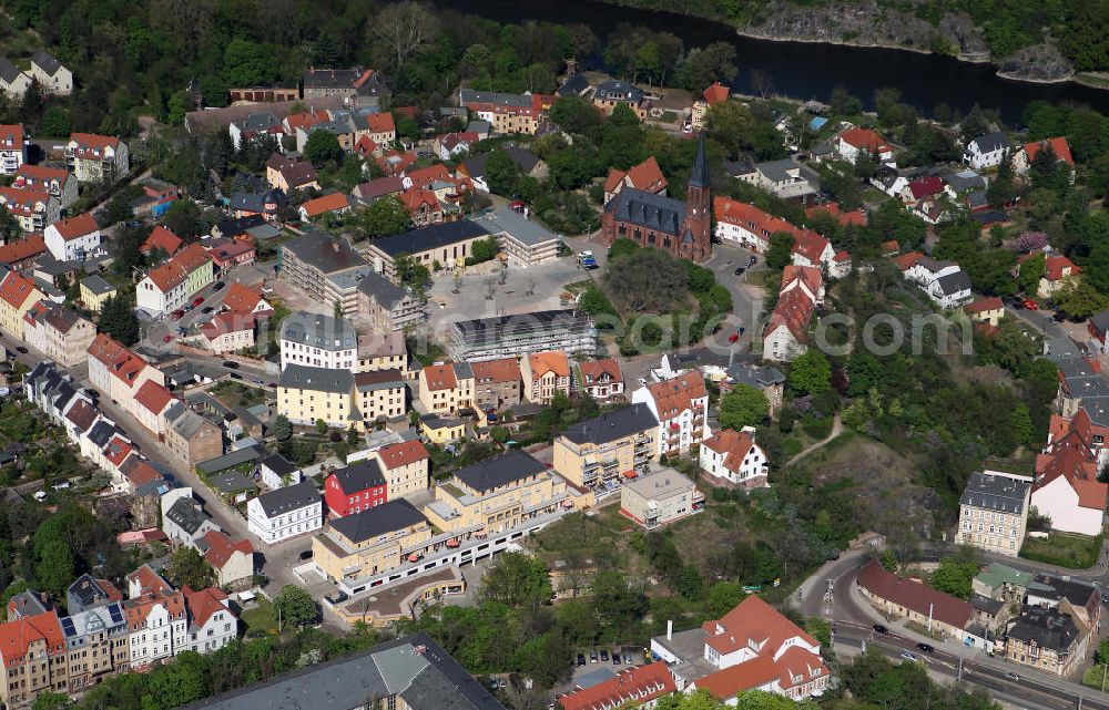 Aerial photograph Halle Saale - Stadtteilansicht der Wohngebiete Wohngebiete an der Petruskirche in Halle. Im Vordergrund die Burg Giebichenstein. Residential areas in Halle. In the foreground are the castle Giebichenstein.