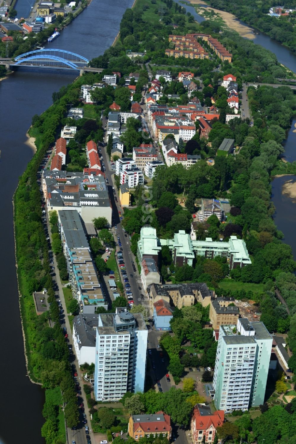 Magdeburg from above - Residential areas on the Werder - island on the banks of the Elbe and the Old Elbe in Magdeburg in Saxony-Anhalt