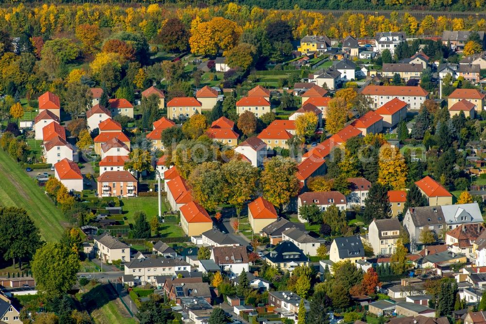 Aerial image Hamm - Residential area on Bachstrasse in the autumnal Herringen part of Hamm in the state of North Rhine-Westphalia