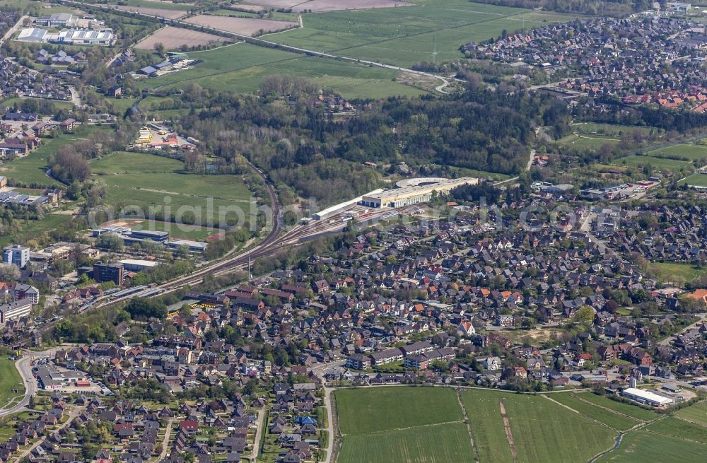 Aerial photograph Husum - Settlement und Bahnbetriebswerk in the district Roedemis in Husum in the state Schleswig-Holstein