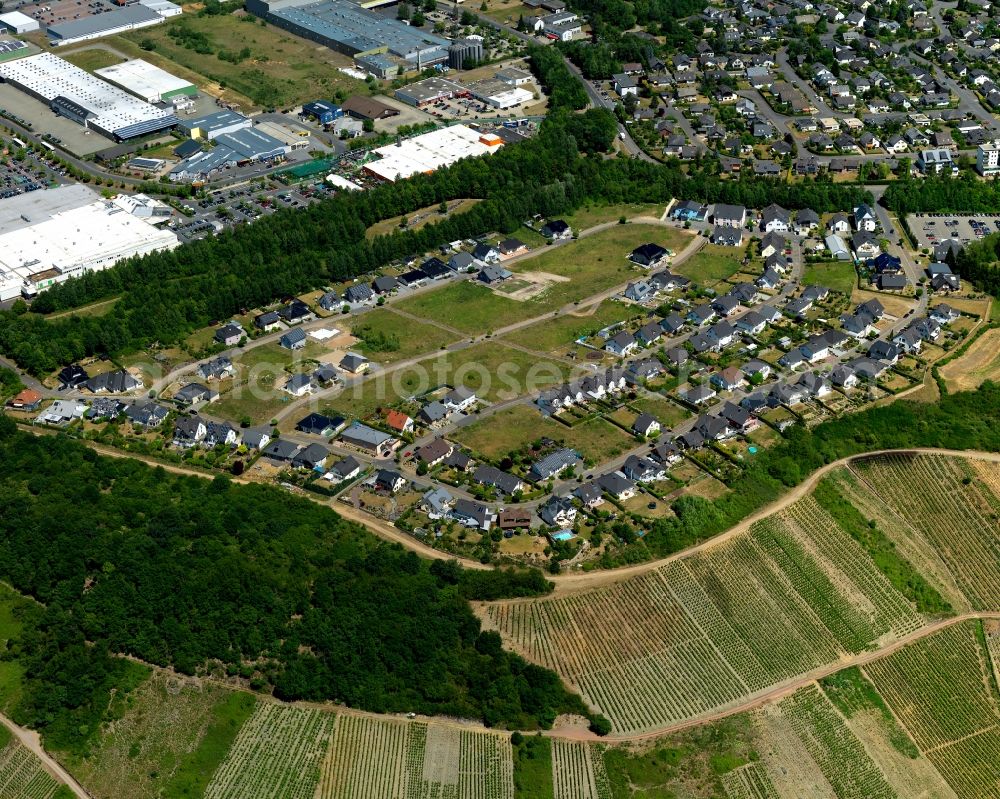 Zell (Mosel) Barl from above - Settlement Barl destrict of in Zell (Mosel) Barl in the state Rhineland-Palatinate