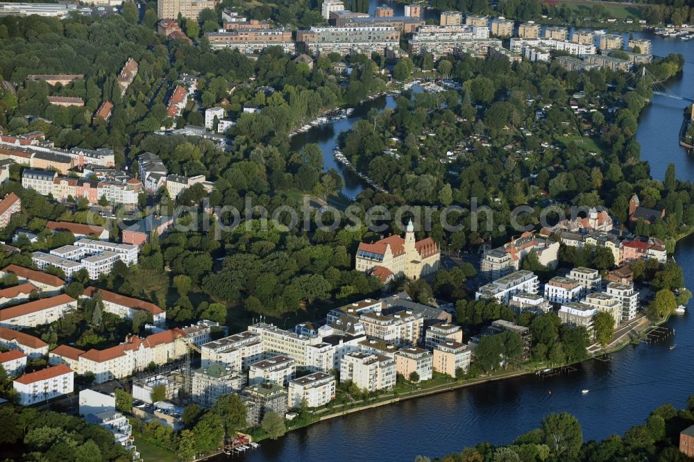 Aerial photograph Berlin - Settlement in the district Koepenick close to the river Spree in Berlin