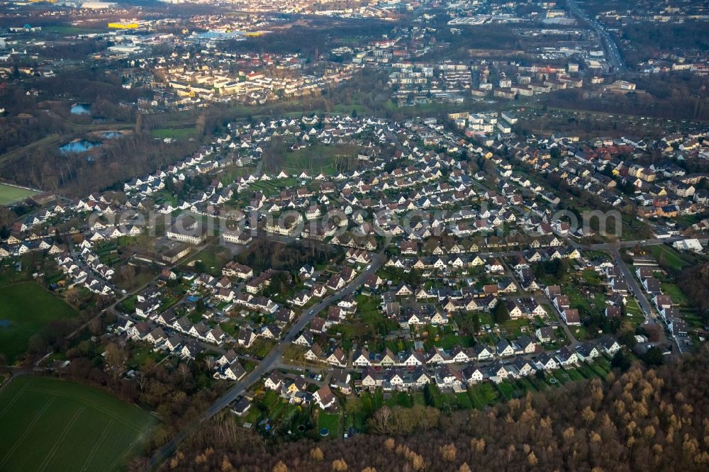 Bochum from the bird's eye view: Settlement with single- and multi-family houses nearby the roads Hueller-Bach-Strasse and Hordeler Heide in Bochum in the state North Rhine-Westphalia