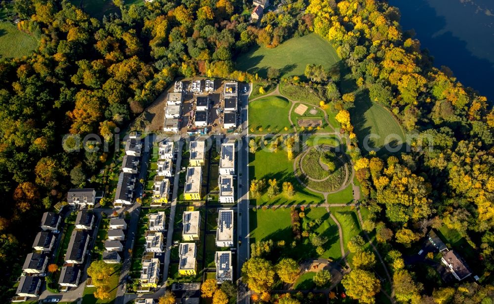 Aerial photograph Kupferdreh - Residential area Dilldorfer Hoehe in the colourful autumnal Kupferdreh in the state of North Rhine-Westphalia