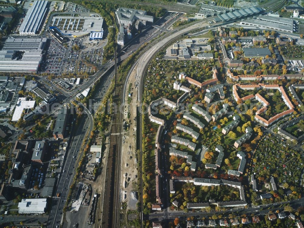 Aerial image Berlin - Settlement along the Boelckestrasse - Manfred von Richthofen street near the suburban train station Suedkreuz and the ground of Ikea and Bauhaus in Berlin