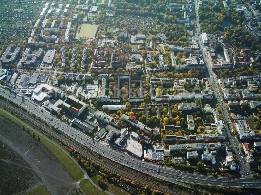 Berlin from the bird's eye view: Settlement entlang der Borussiastrasse - Ringbahnstrasse - Alt Tempelhof near the federal motorway A 100 in Berlin