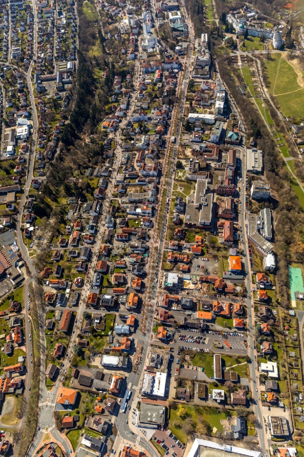 Aerial photograph Bad Wildungen - Settlement along the Brunnenstrasse in Bad Wildungen in the state Hesse, Germany