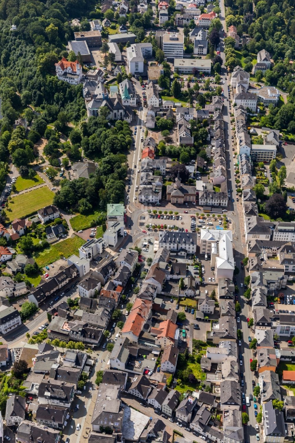 Arnsberg from above - Settlement along the Koenigstrasse in Arnsberg in the state North Rhine-Westphalia, Germany