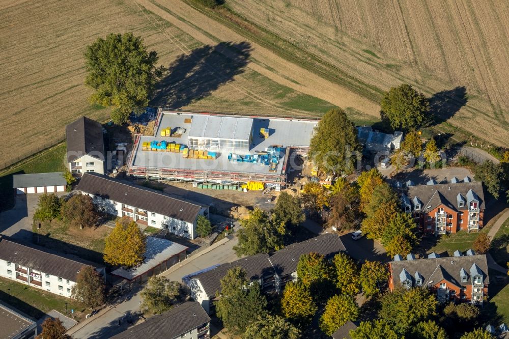 Massen from the bird's eye view: Settlement along the Lippestrasse in Massen in the state North Rhine-Westphalia, Germany