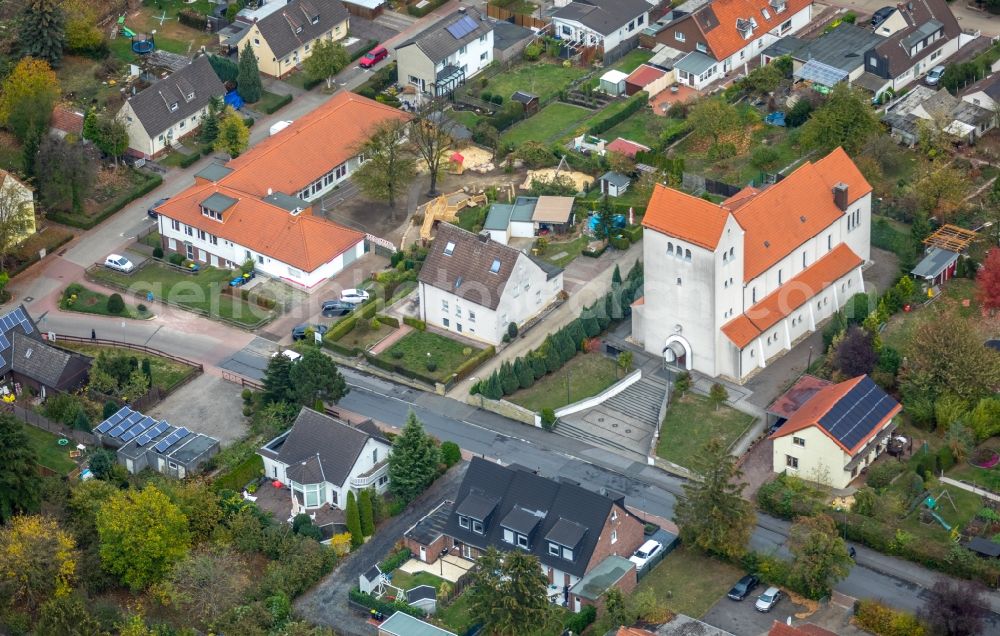 Aerial image Bönen - Settlement with the Katholische Kirche and the Katholische Kindergarten Christ Koenig in Boenen in the state North Rhine-Westphalia, Germany