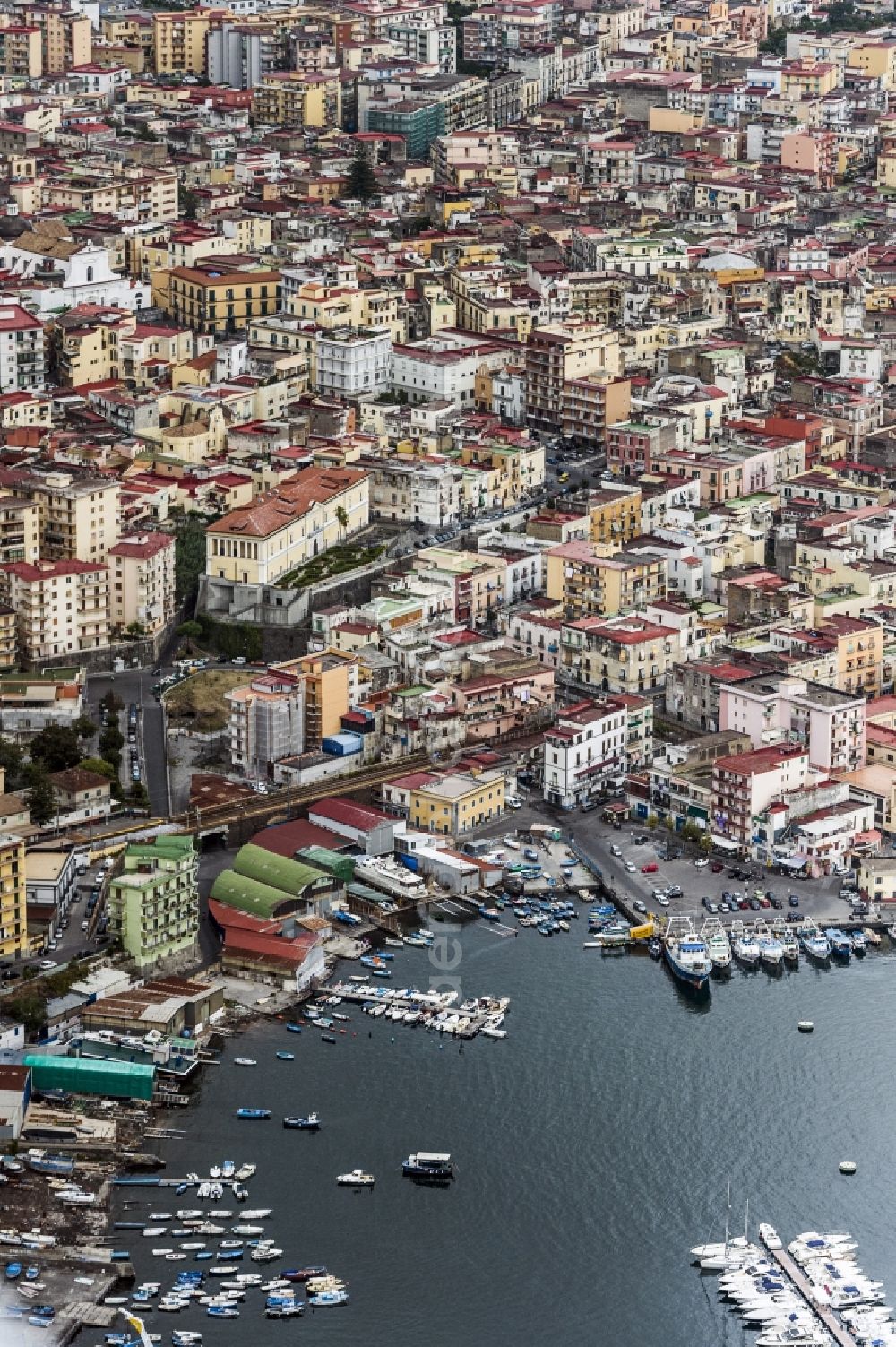 Neapel from the bird's eye view: Settlement in Naples in Italy