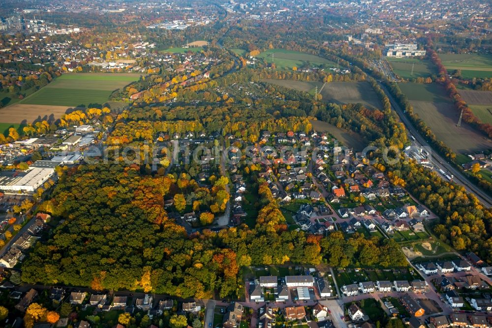 Gladbeck from above - Residential area in the North of federal highway B224 in autumnal Gladbeck in the state of North Rhine-Westphalia