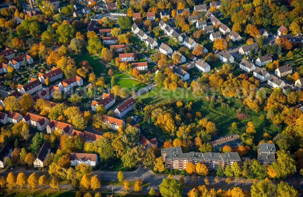 Brauck from the bird's eye view: Residential area in the North of Kaertner Ring in the autumnal Brauck in the state of North Rhine-Westphalia