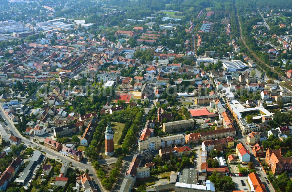 Aerial photograph Finsterwalde - Residential area along the park with the old water tower in Finsterwalde in the state Brandenburg, Germany