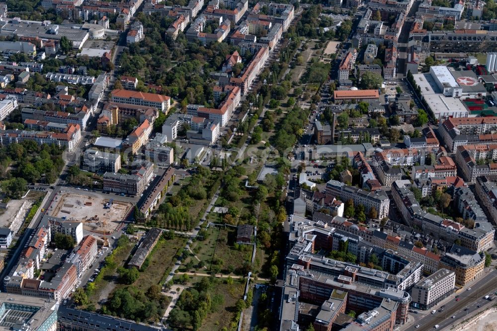 Leipzig from above - Residential area along the park Lene-Voigt-Park in the district Reudnitz in Leipzig in the state Saxony, Germany