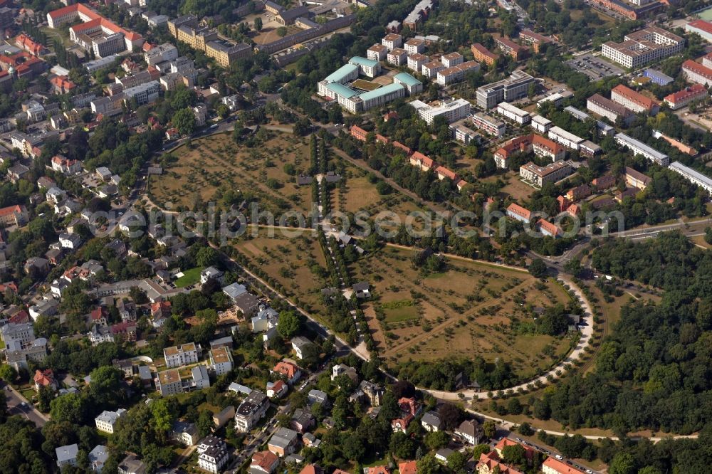 Potsdam from the bird's eye view: Residential area along the park Russische Kolonie Alexandrowka in Potsdam in the state Brandenburg, Germany