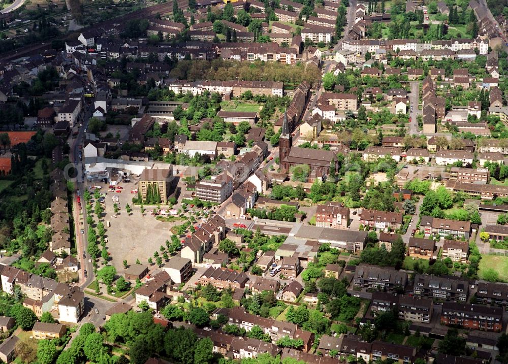 Duisburg from above - Settlement orhandene Rheinhausen-Friemersheim in Duisburg in the state North Rhine-Westphalia