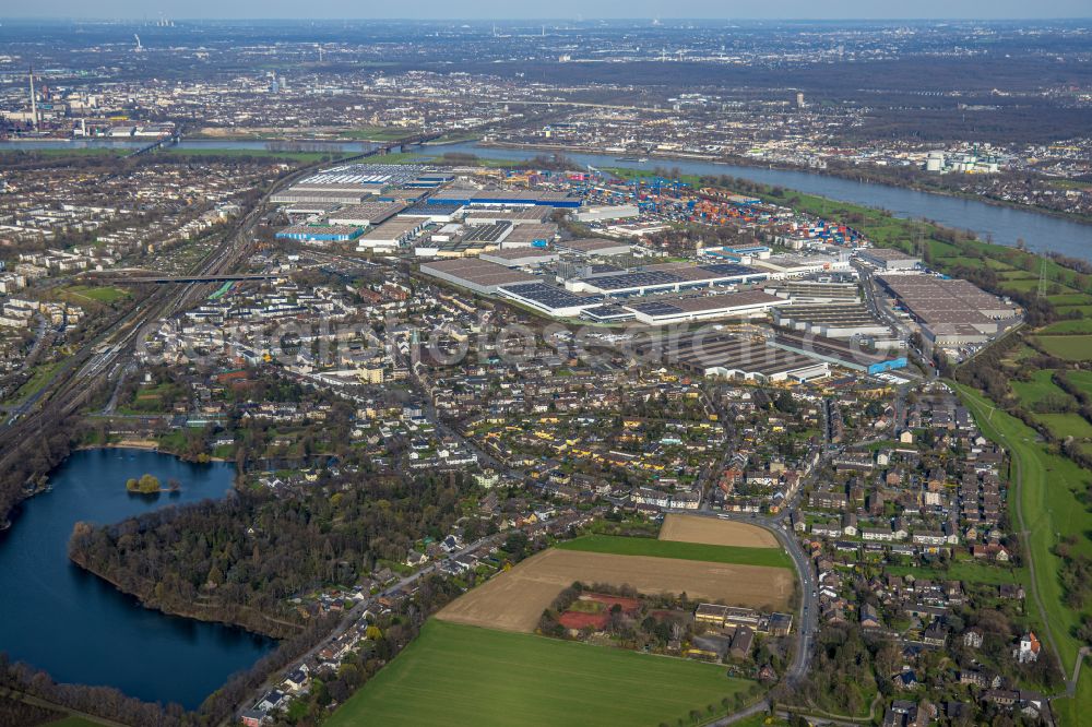 Aerial photograph Duisburg - Settlement orhandene Rheinhausen-Friemersheim in the district Friemersheim in Duisburg in the state North Rhine-Westphalia, Germany