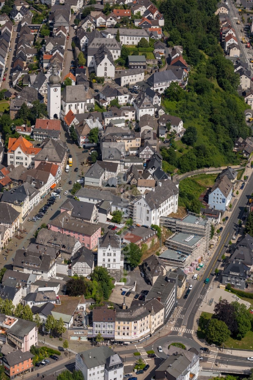 Arnsberg from the bird's eye view: Settlement with dem Sauerland-Museum and of Stadtkapelle St. Georg in Arnsberg in the state North Rhine-Westphalia, Germany