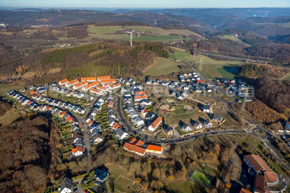 Aerial photograph Lüdenscheid - Residential area settlement and the Hanni-Henning-Weg playground in Luedenscheid in the state of North Rhine-Westphalia, Germany