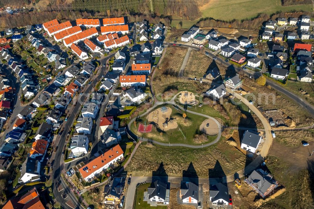 Aerial image Lüdenscheid - Residential area settlement and the Hanni-Henning-Weg playground in Luedenscheid in the state of North Rhine-Westphalia, Germany