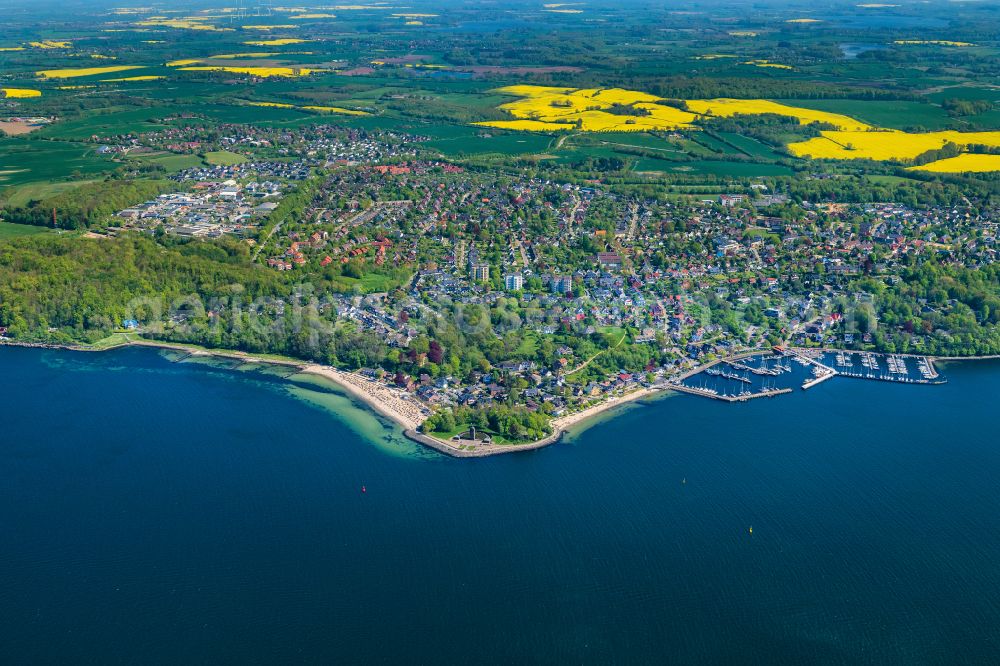 Aerial image Heikendorf - Residential settlement with beach and submarine monument on the Kieler Foerde in Heikendorf in the state Schleswig-Holstein, Germany