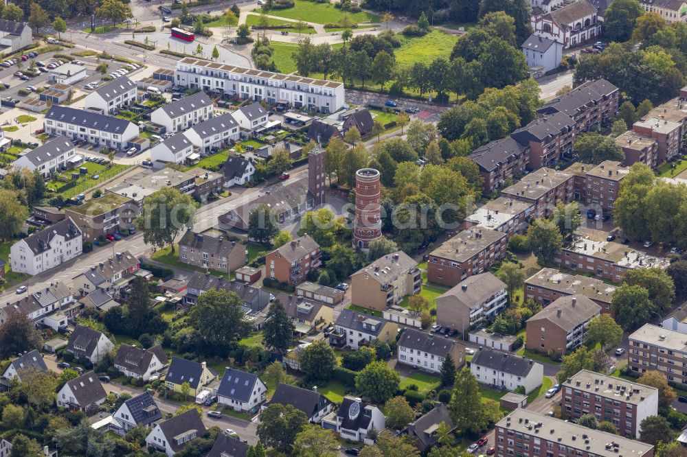 Aerial photograph Viersen - Residential area settlement on the street Albert-Einstein-Strasse with the old water tower in Viersen in the federal state of North Rhine-Westphalia, Germany