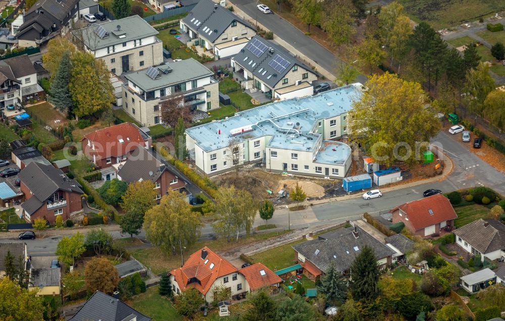 Bönen from above - Settlement between of Strasse Auf dem Holtfeld and of Friedhofstrasse in Boenen in the state North Rhine-Westphalia, Germany