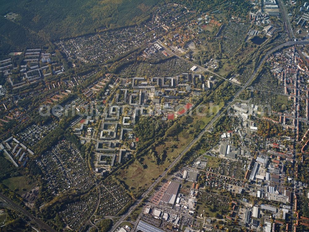 Aerial photograph Potsdam - Settlements Schlaatz and Am Schlaatz besides the Nuthestrasse in Potsdam in the state Brandenburg