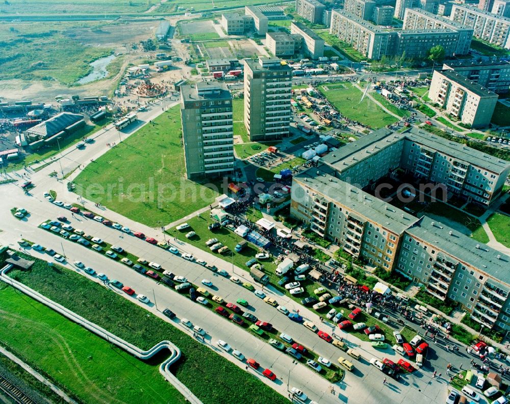 Aerial image Berlin - Residential fixed along the Hellersdorfer street in the city district of Berlin Hellersdorf