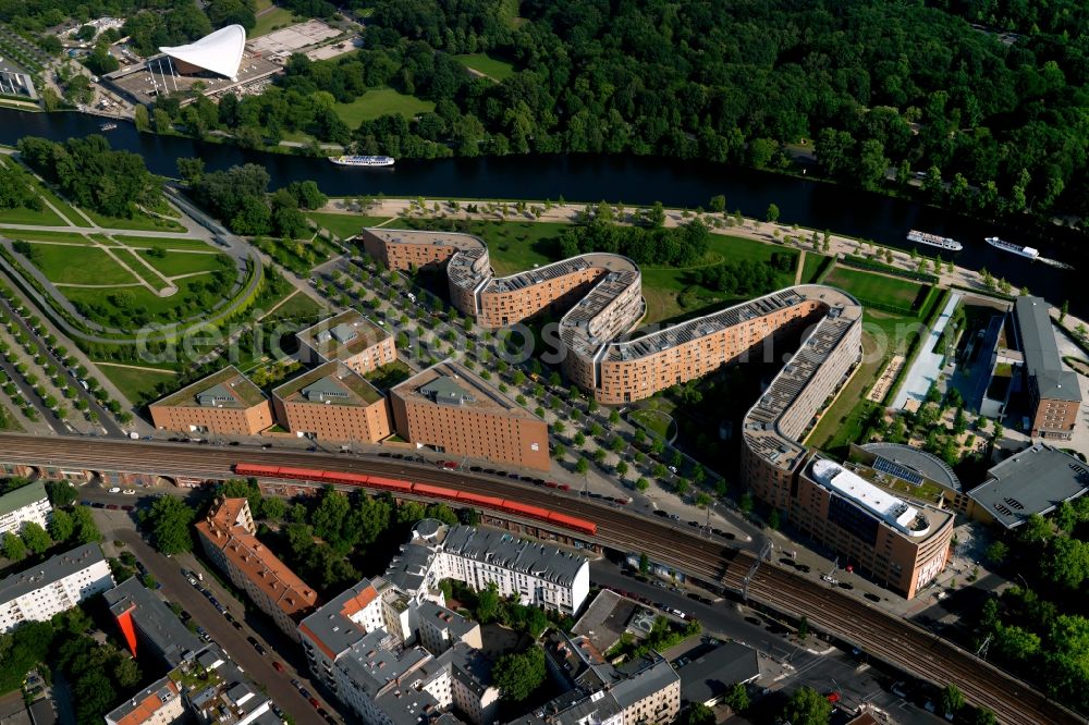 Berlin from the bird's eye view: Residential building in the Federal snake on the banks of the River Spree in Berlin Moabit