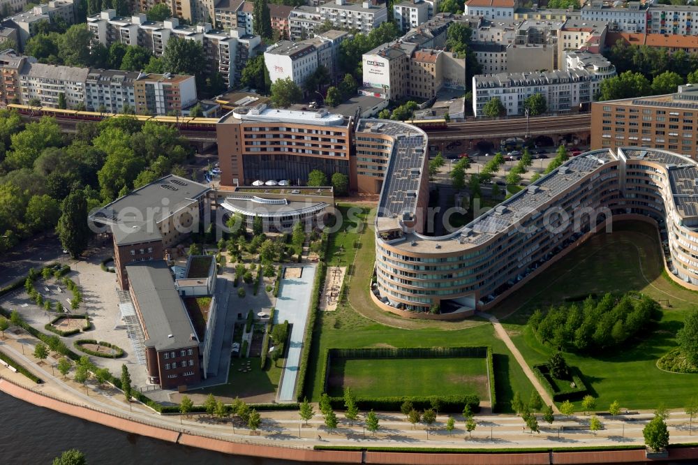 Berlin from above - Residential building in the Federal snake on the banks of the River Spree in Berlin Moabit