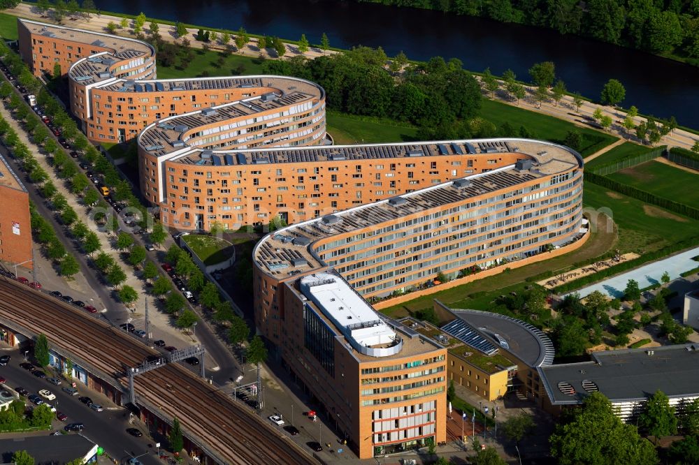 Berlin from the bird's eye view: Residential building in the Federal snake on the banks of the River Spree in Berlin Moabit