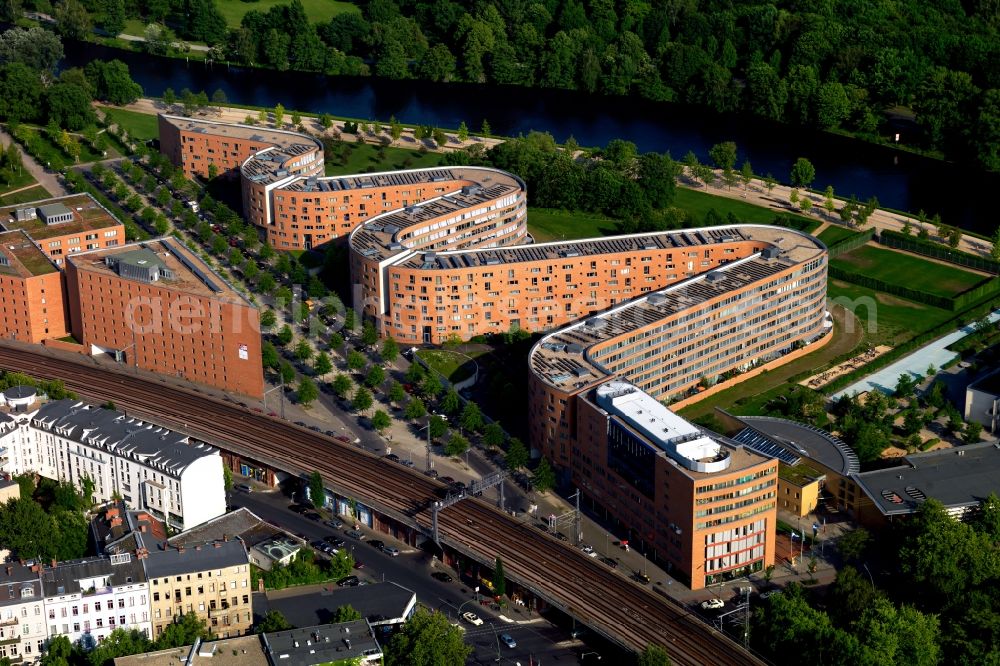 Aerial image Berlin - Residential building in the Federal snake on the banks of the River Spree in Berlin Moabit