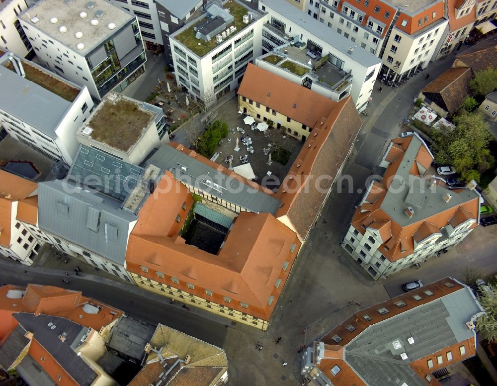 Aerial photograph Halle / Saale - Residential building at the Little Ulrich Street in the old town of Halle in Saxony-Anhalt