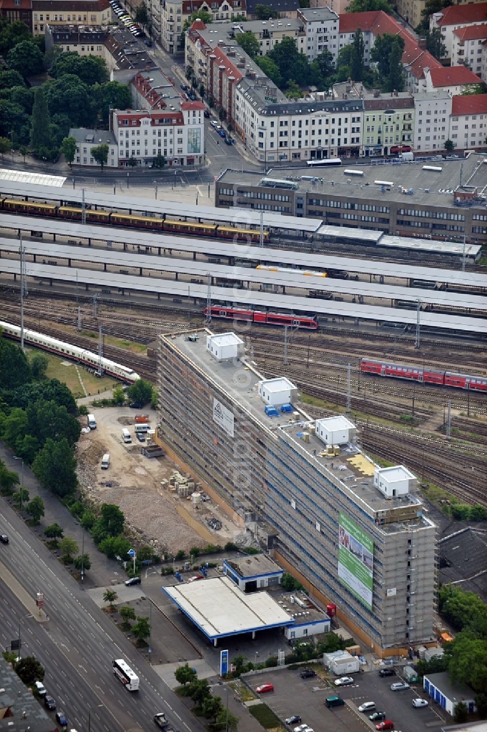 Aerial image Berlin - Renovation of apartment buildings on Frankfurter Allee in Berlin Lichtenberg