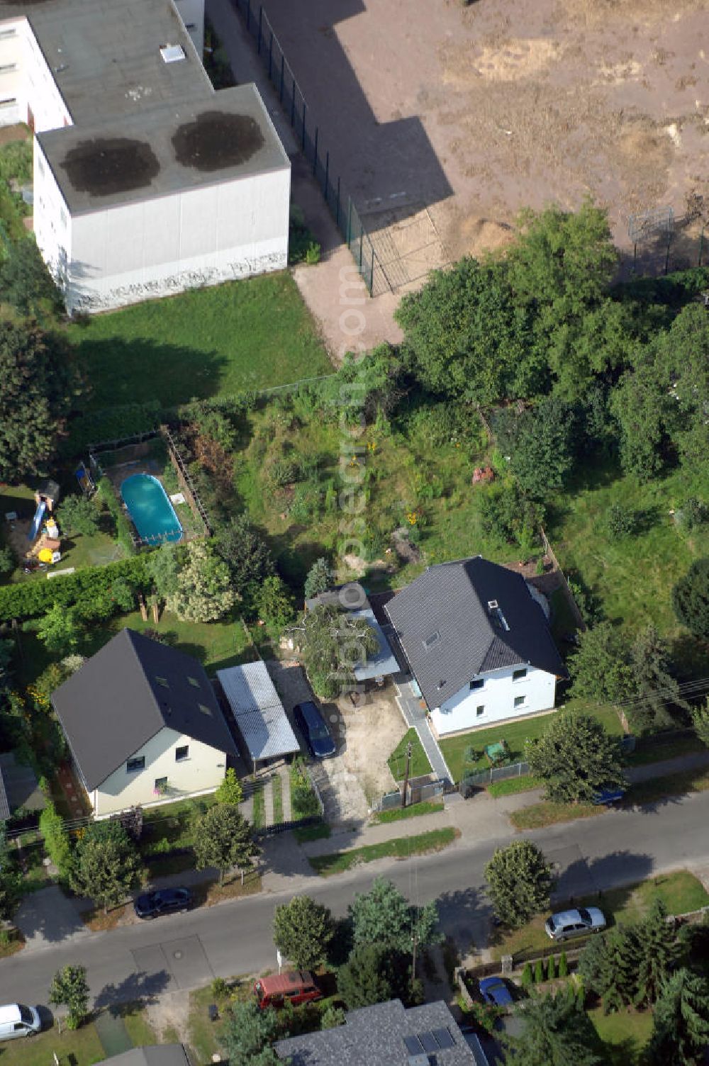 Aerial image Berlin - Blick auf die Wohngegend an der Bergedorfer Straße 88 in 12621 BERLIN Kaulsdorf-Süd