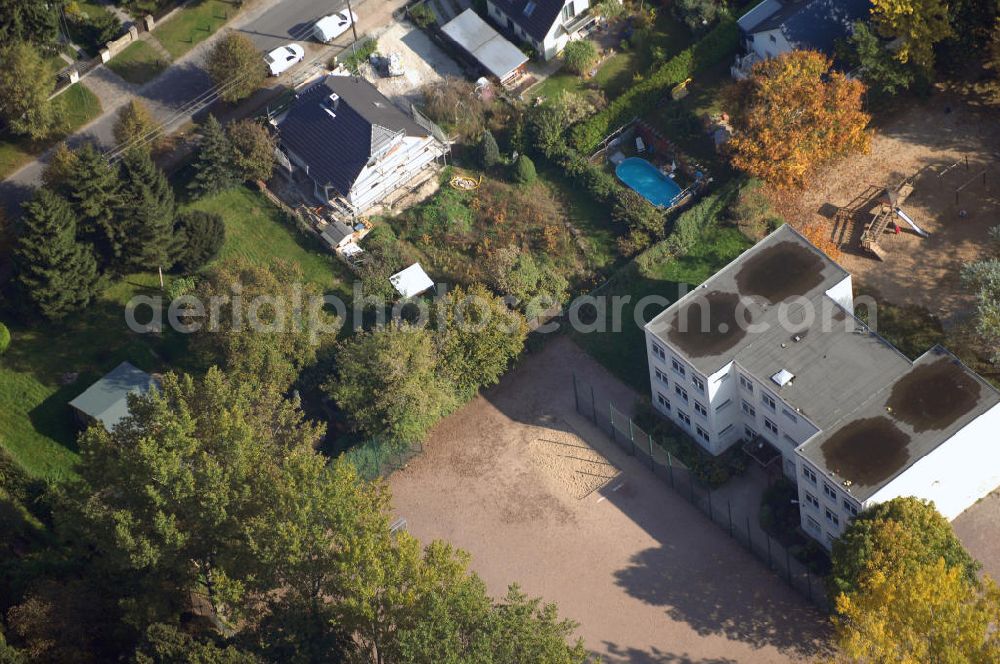 Aerial image Berlin - Blick auf die Wohngegend an der Bergedorfer Straße 88 in 12621 BERLIN Kaulsdorf-Süd