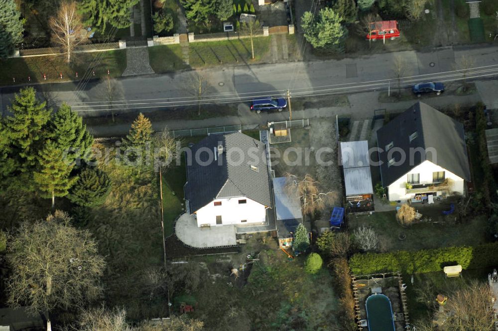 Aerial image Berlin - Blick auf die Wohngegend an der Bergedorfer Straße 88 in 12621 BERLIN Kaulsdorf-Süd