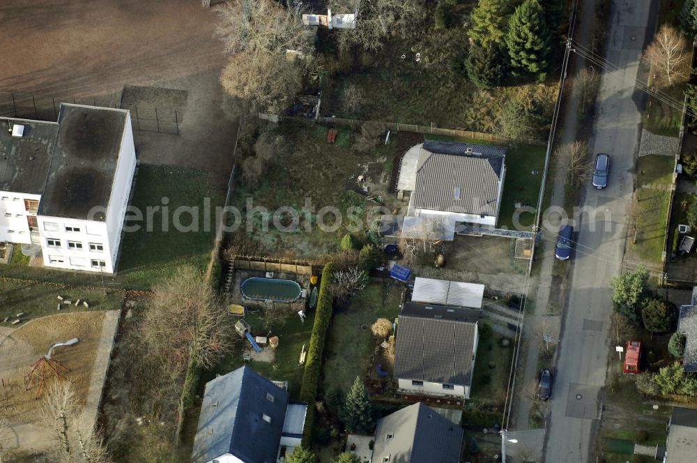 Aerial image Berlin - Blick auf die Wohngegend an der Bergedorfer Straße 88 in 12621 BERLIN Kaulsdorf-Süd