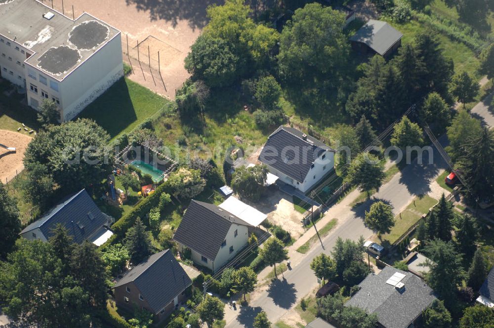 Aerial image Berlin - Blick auf die Wohngegend an der Bergedorfer Straße 88 in 12621 BERLIN Kaulsdorf-Süd