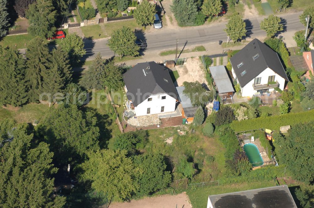 Aerial photograph Berlin - Blick auf die Wohngegend an der Bergedorfer Straße 88 in 12621 BERLIN Kaulsdorf-Süd