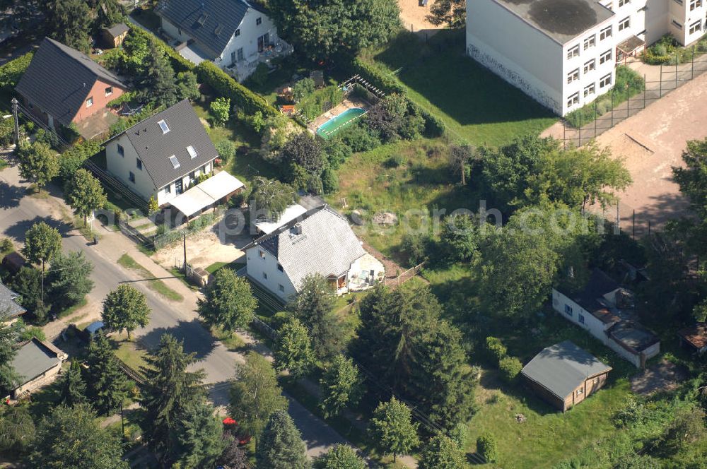 Aerial image Berlin - Blick auf die Wohngegend an der Bergedorfer Straße 88 in 12621 BERLIN Kaulsdorf-Süd