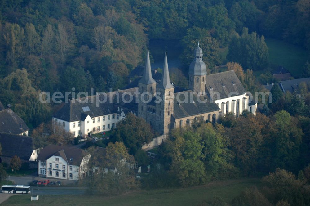 Marienmünster from above - Blick auf ein Wohnhaus der Unternehmensgruppe Markus Gerold an der Abtei 10 in 37696 Marienmünster.