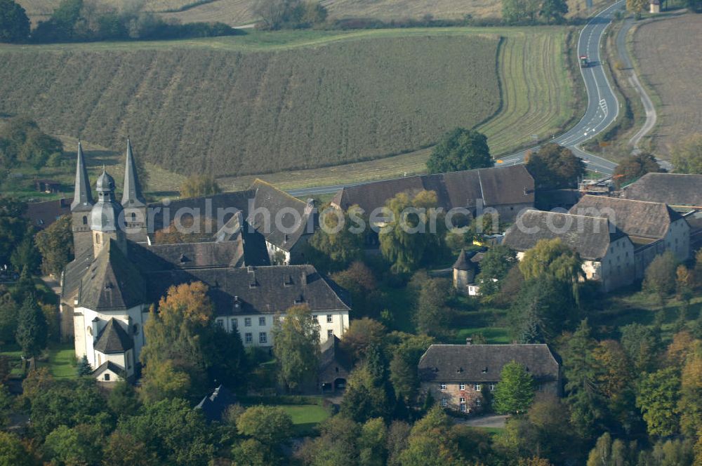 Aerial image Marienmünster - Blick auf ein Wohnhaus der Unternehmensgruppe Markus Gerold an der Abtei 10 in 37696 Marienmünster.