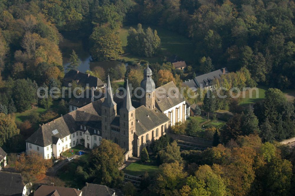 Marienmünster from above - Blick auf ein Wohnhaus der Unternehmensgruppe Markus Gerold an der Abtei 10 in 37696 Marienmünster.